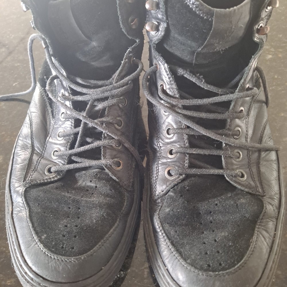 Used Man Yve Sanit Laurent sneaker